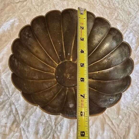 Vintage Decorative Brass Scallop Edge Pedestal Dish. Catch all Bowl - Picture 12 of 16